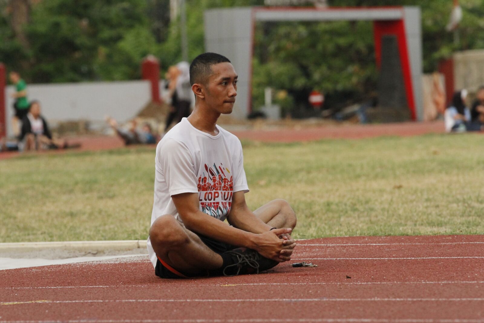 Canon EOS 7D sample photo. Running, walking, sport photography
