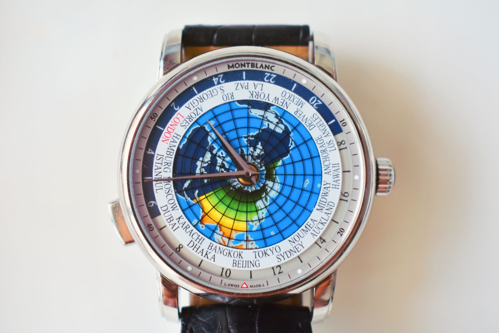 Nikon D3400 sample photo. Clock, time, bracelet photography