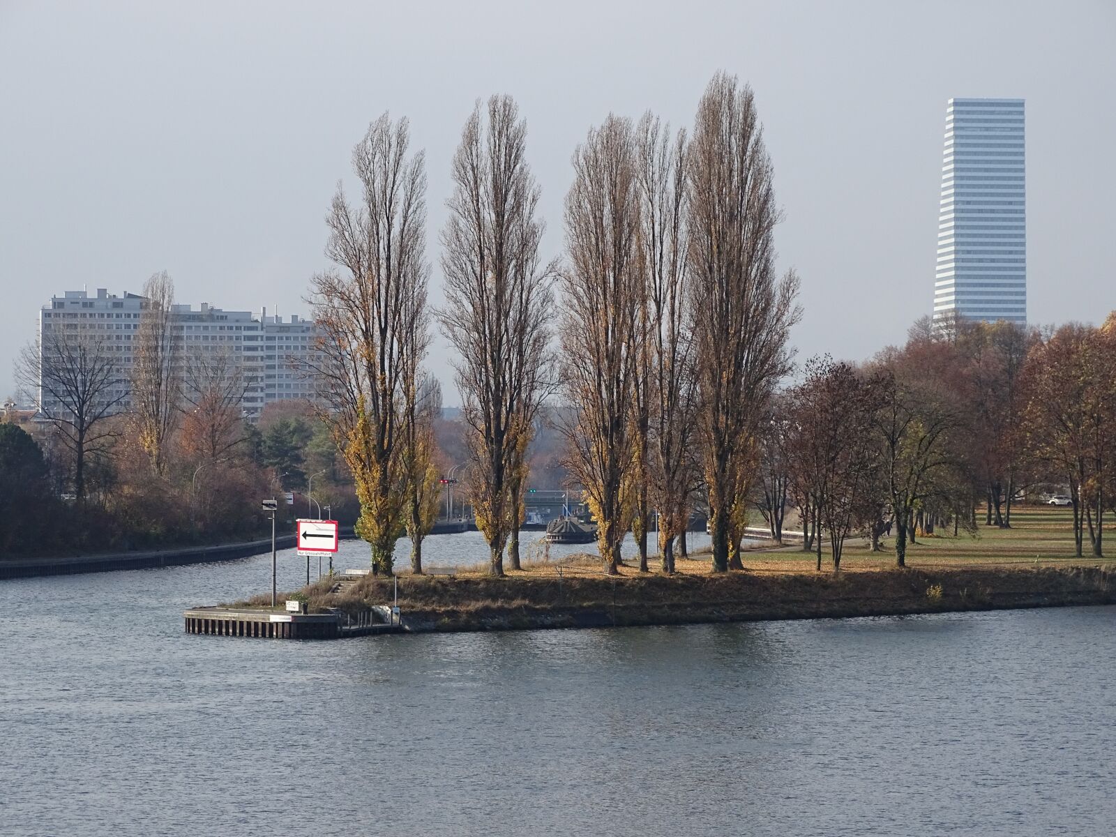 Sony Cyber-shot DSC-HX400V sample photo. River, rhine, skyscraper photography