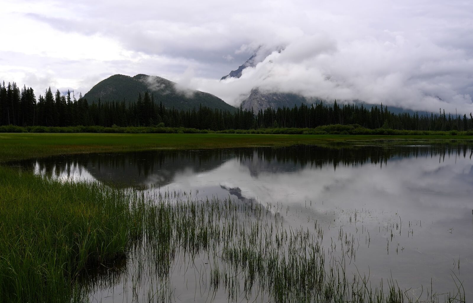 Leica X1 sample photo. Lake, water mist, scenery photography