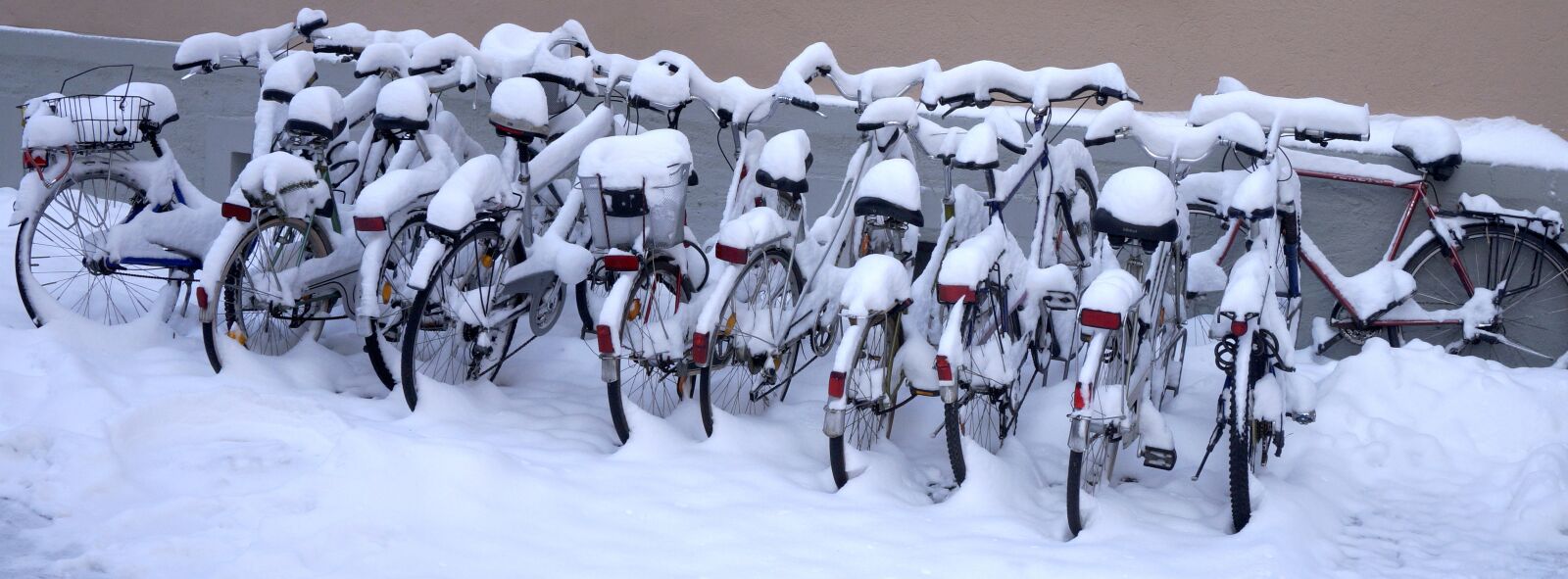 Sony Alpha NEX-3N sample photo. Snow, winter photography
