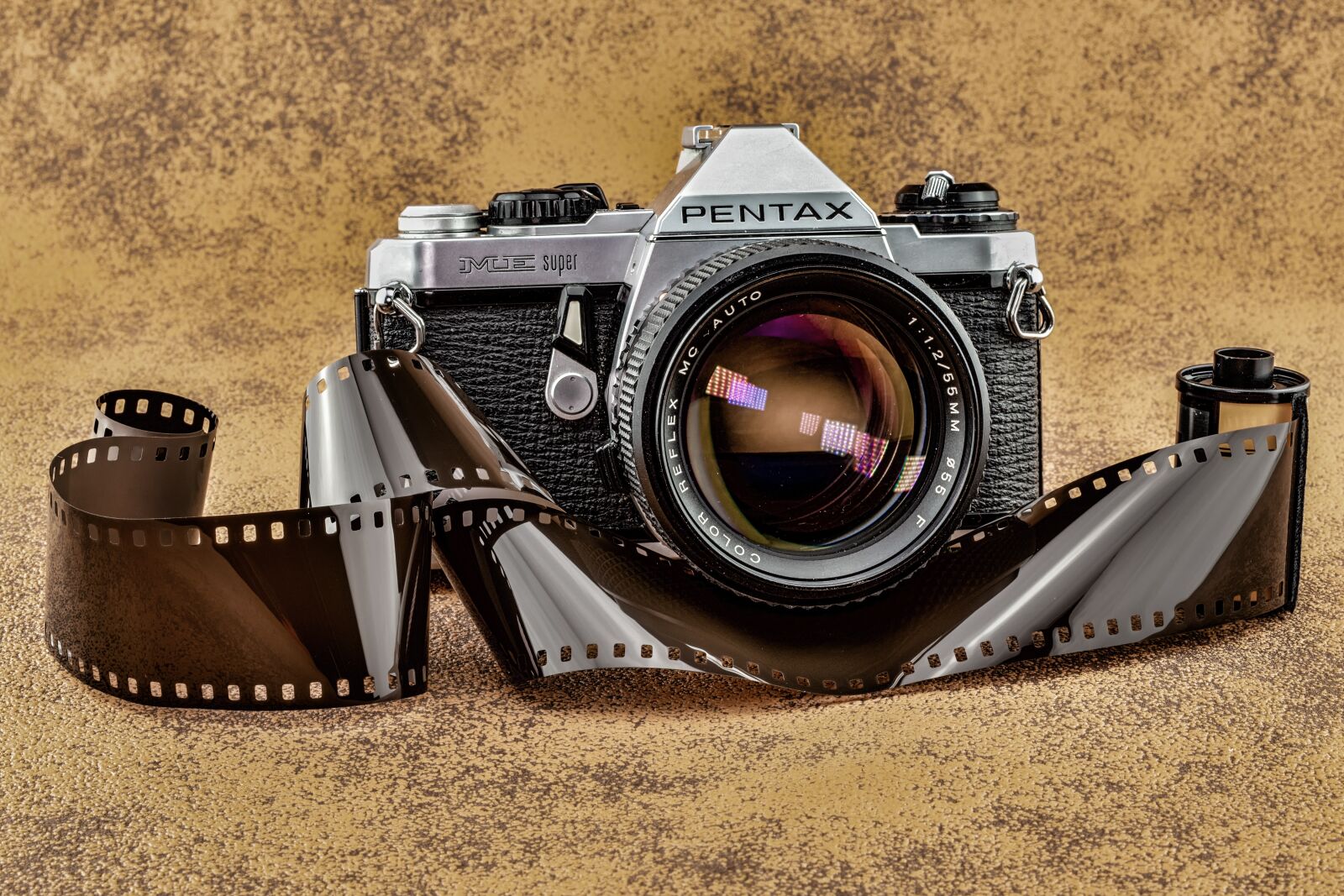 Canon EF 50mm F1.8 STM sample photo. Analog, old, camera photography