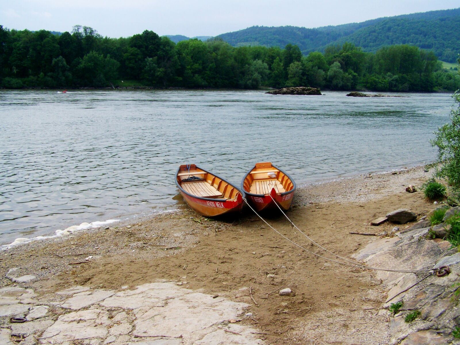 Kodak EASYSHARE ZD710 ZOOM DIGITAL CAMERA sample photo. Boats, clause, danube photography