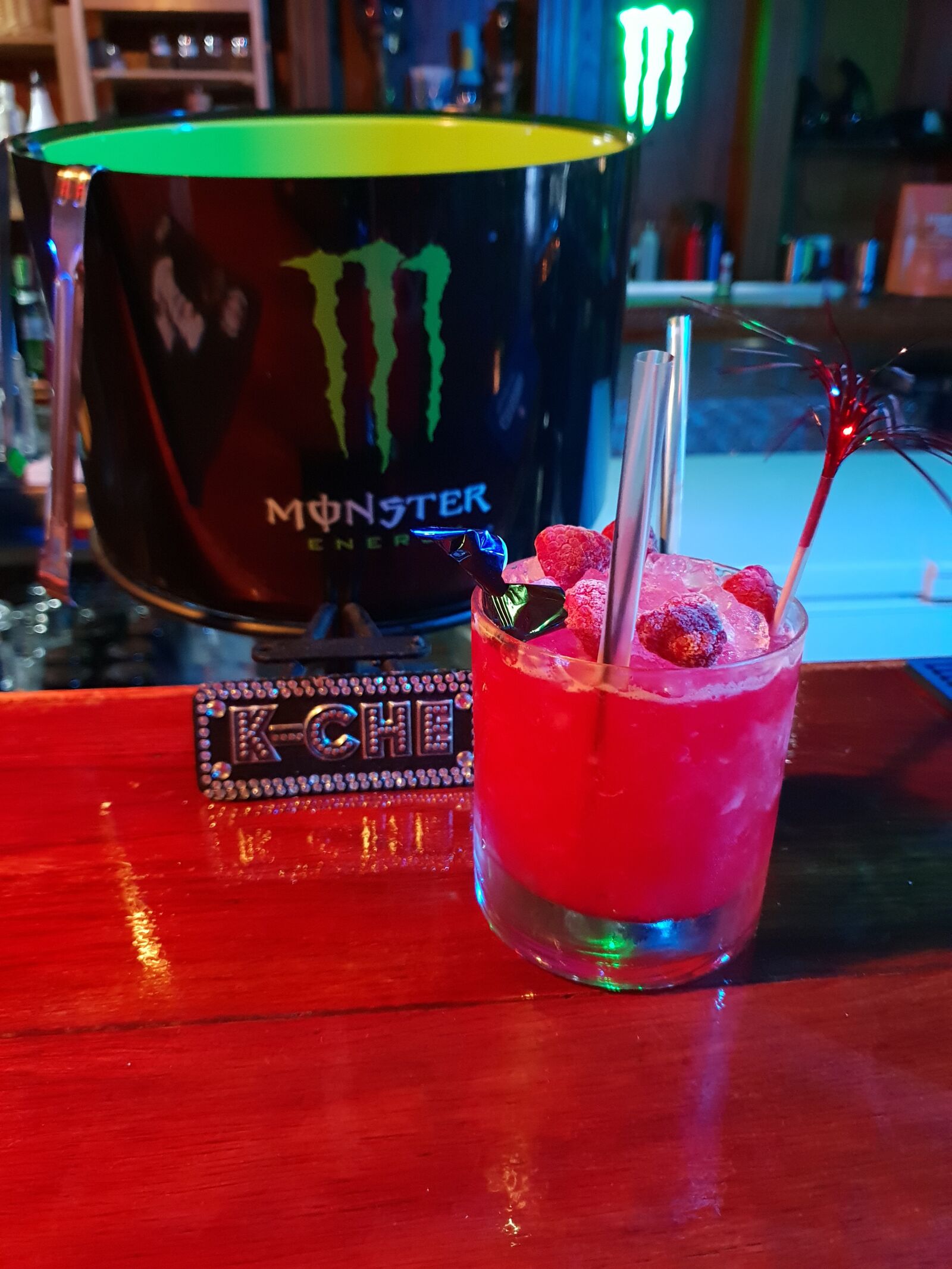 Samsung Galaxy S9+ sample photo. Cocktel, bar, fiesta photography