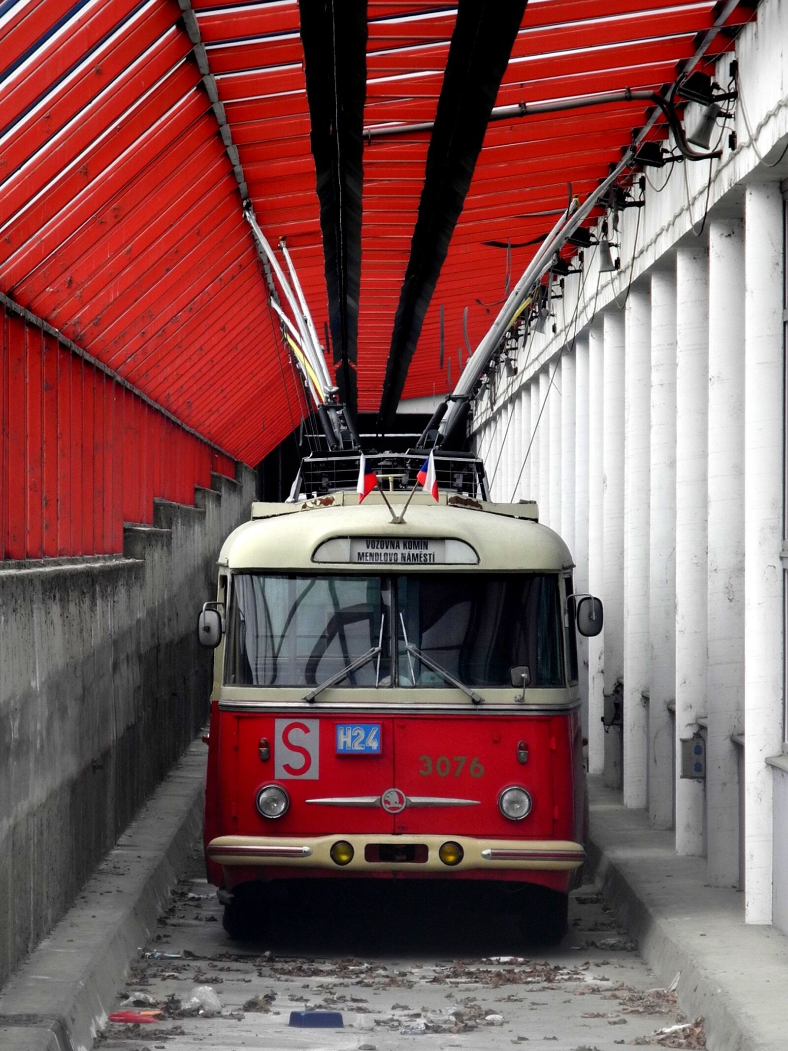 Nikon Coolpix P7000 sample photo. Trolleybuses, depot, transport photography