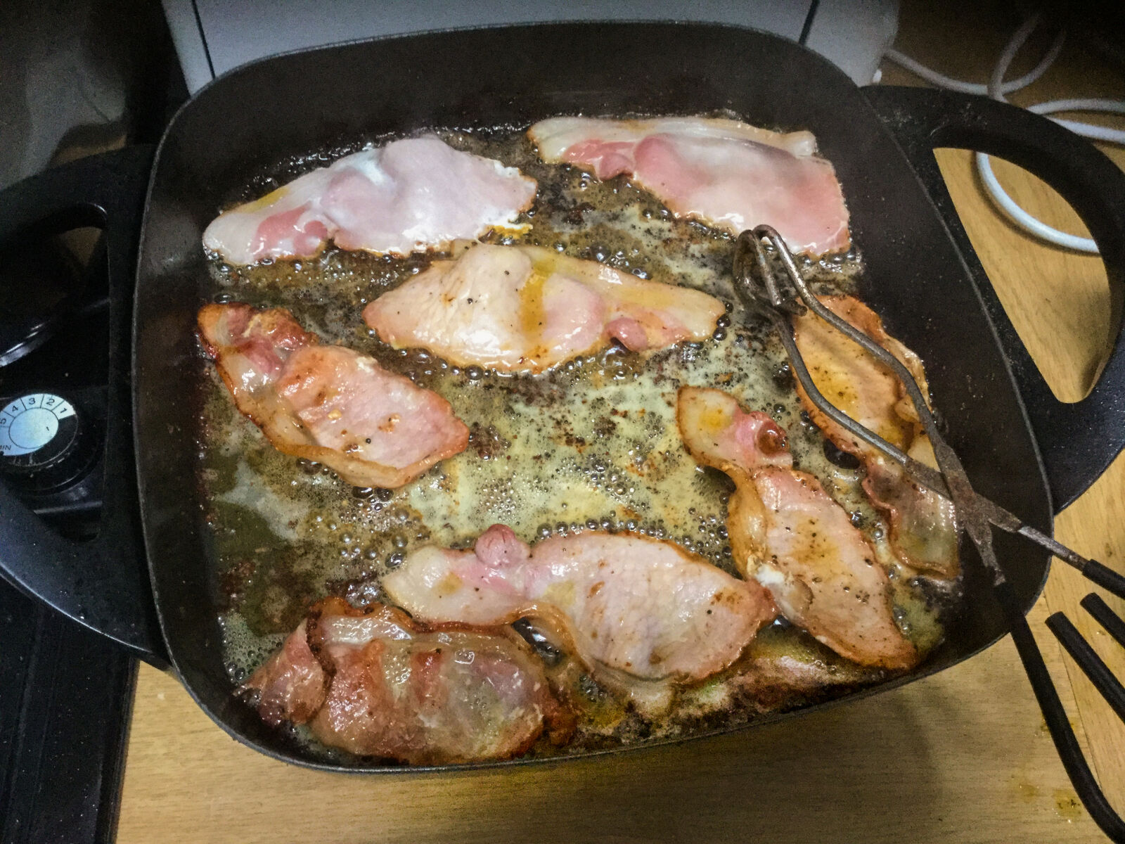 Apple iPad Air 2 sample photo. Bacon, cookining, frying, pan photography