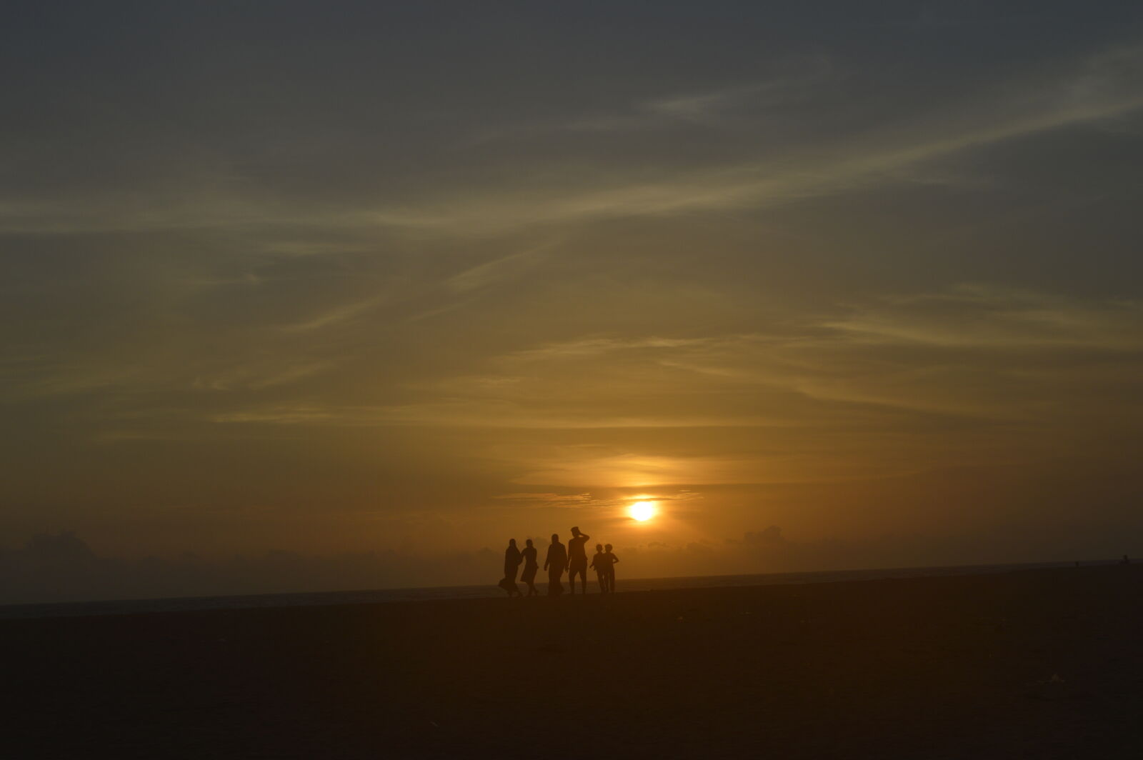 Nikon D3200 sample photo. Background, beach, clouds, evening photography