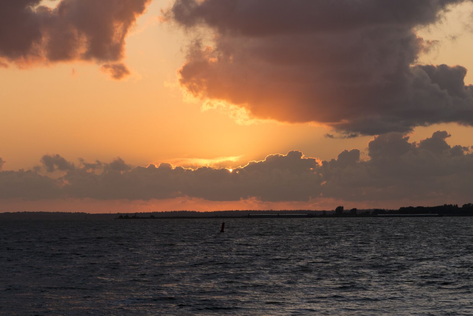 Panasonic Leica DG Vario-Elmarit 50-200mm F2.8-4.0 ASPH Power OIS sample photo. Sunset, evening, orange photography