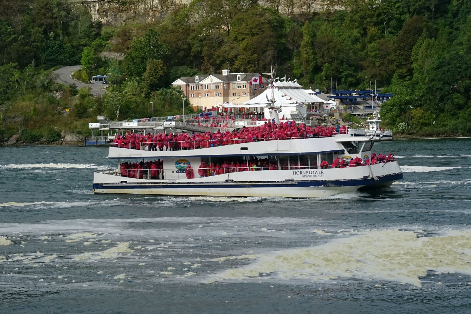 Sony DSC-HX60V sample photo. River, niagara, cruise photography
