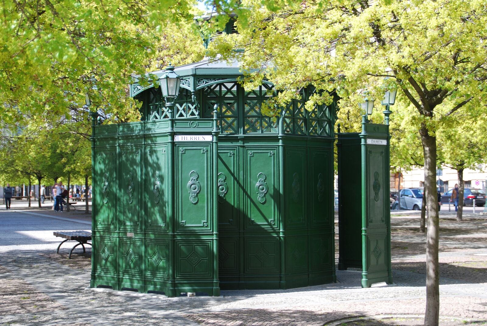 Nikon D60 sample photo. Berlin, coffee octagon, toilet photography