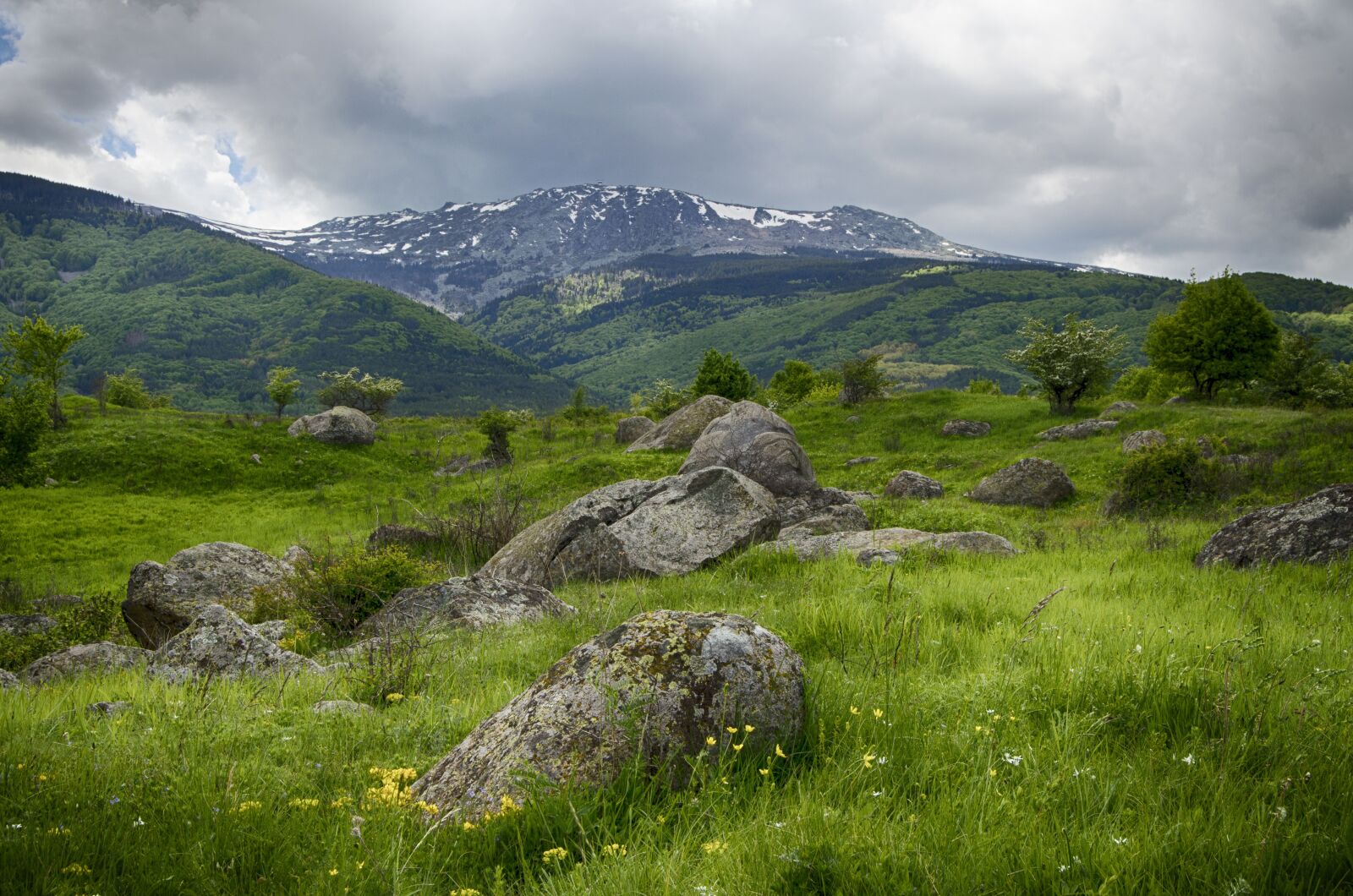 Nikon D5100 sample photo. Mountains, snow, spring photography