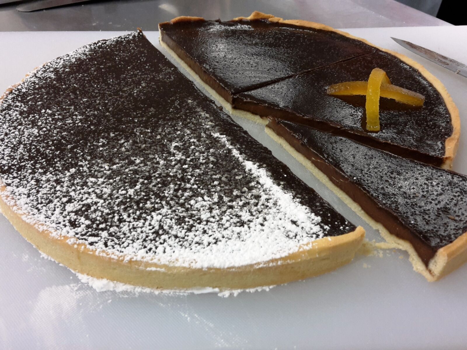 Samsung Galaxy S5 Mini sample photo. Chocolate pie, orange, cutting photography