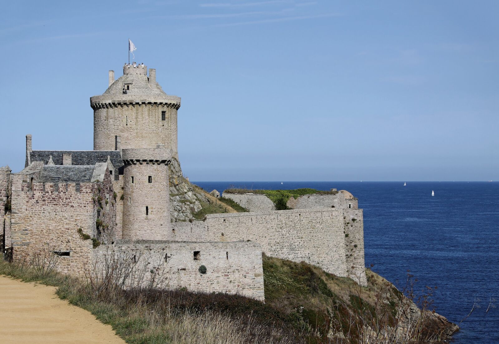 Canon EOS 50D sample photo. Castle, ocean, atlantic photography