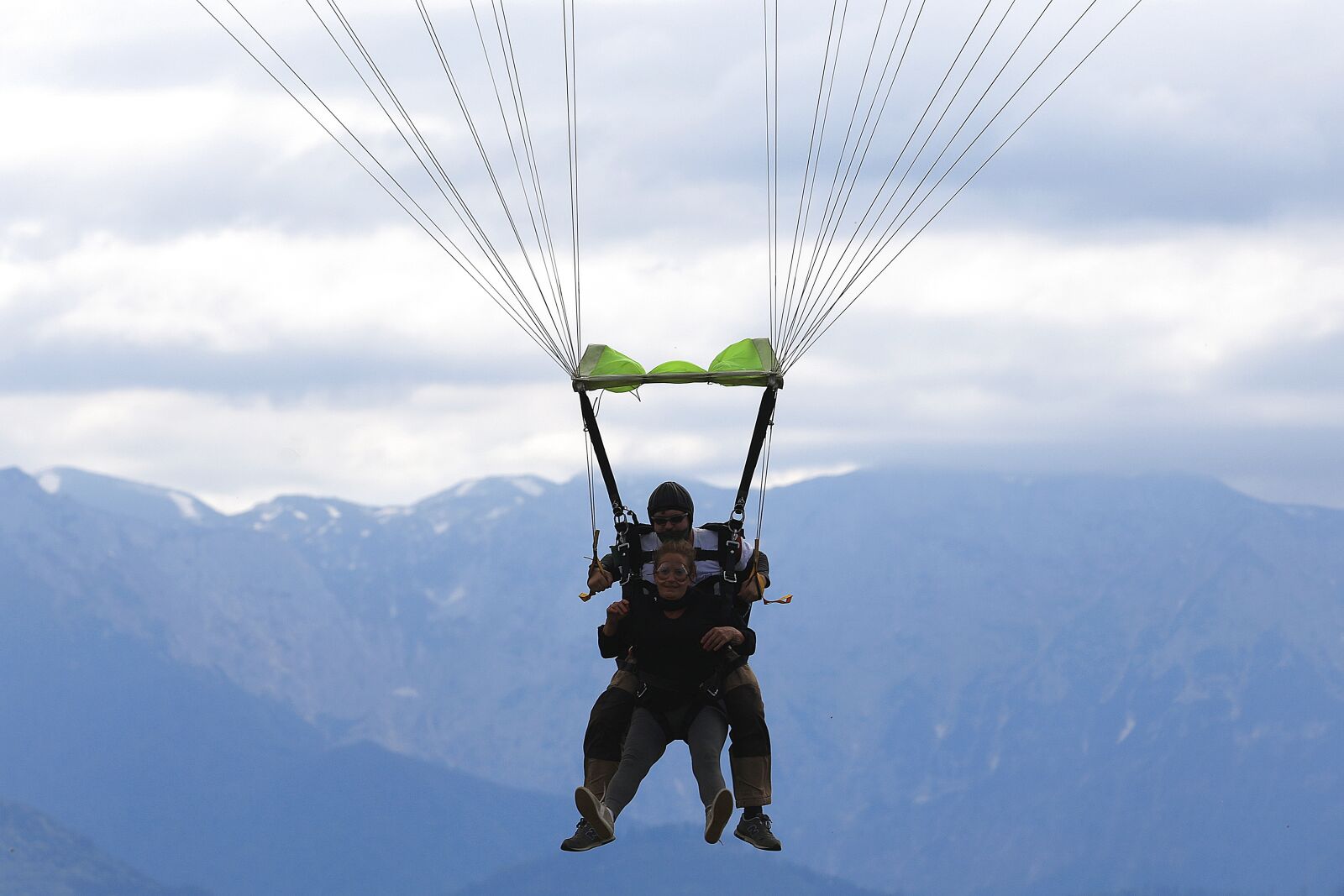 150-600mm F5-6.3 DG OS HSM | Contemporary 015 sample photo. Tandem jump, parachute, skydive photography