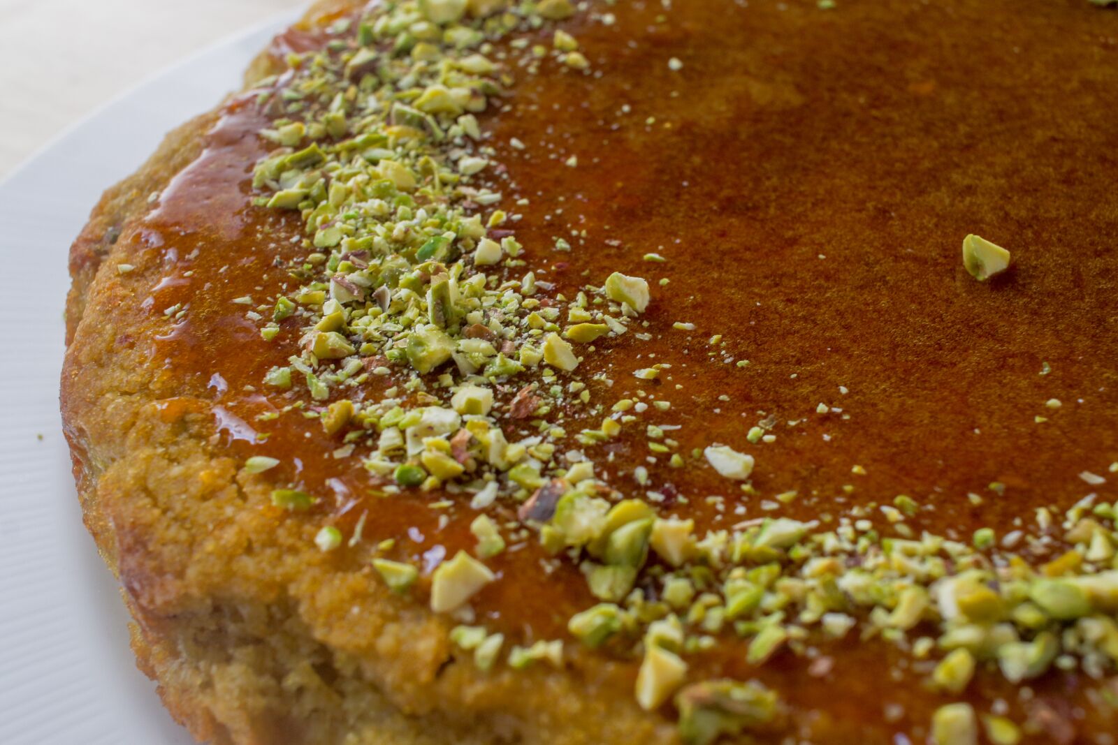 Canon EF-S 24mm F2.8 STM sample photo. Cake, pistachio, sweet photography