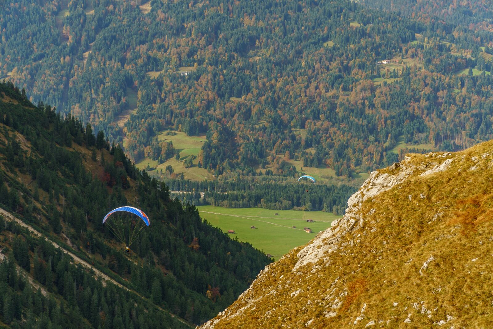 Sony a6000 + Sony E PZ 18-105mm F4 G OSS sample photo. Foghorn, oberstdorf, paragliding photography