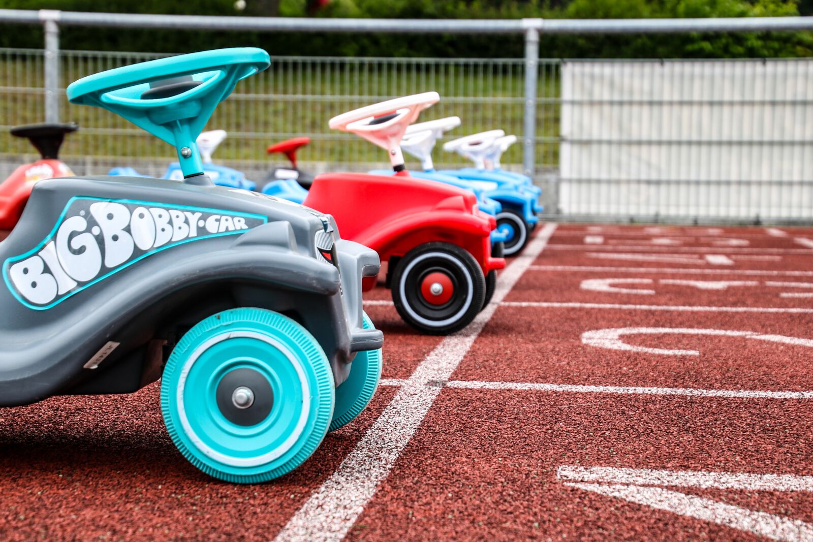 Canon EOS 760D (EOS Rebel T6s / EOS 8000D) sample photo. Race, bobby car, bobbycar-race photography