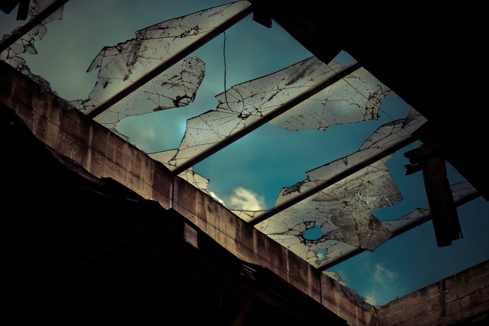 Olympus OM-D E-M10 sample photo. Lost places, factory, old photography