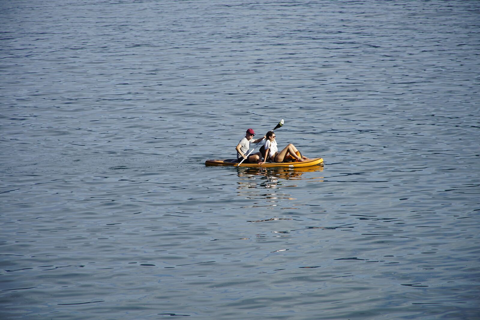 Sony a7R II sample photo. Lake, paddling, couple photography