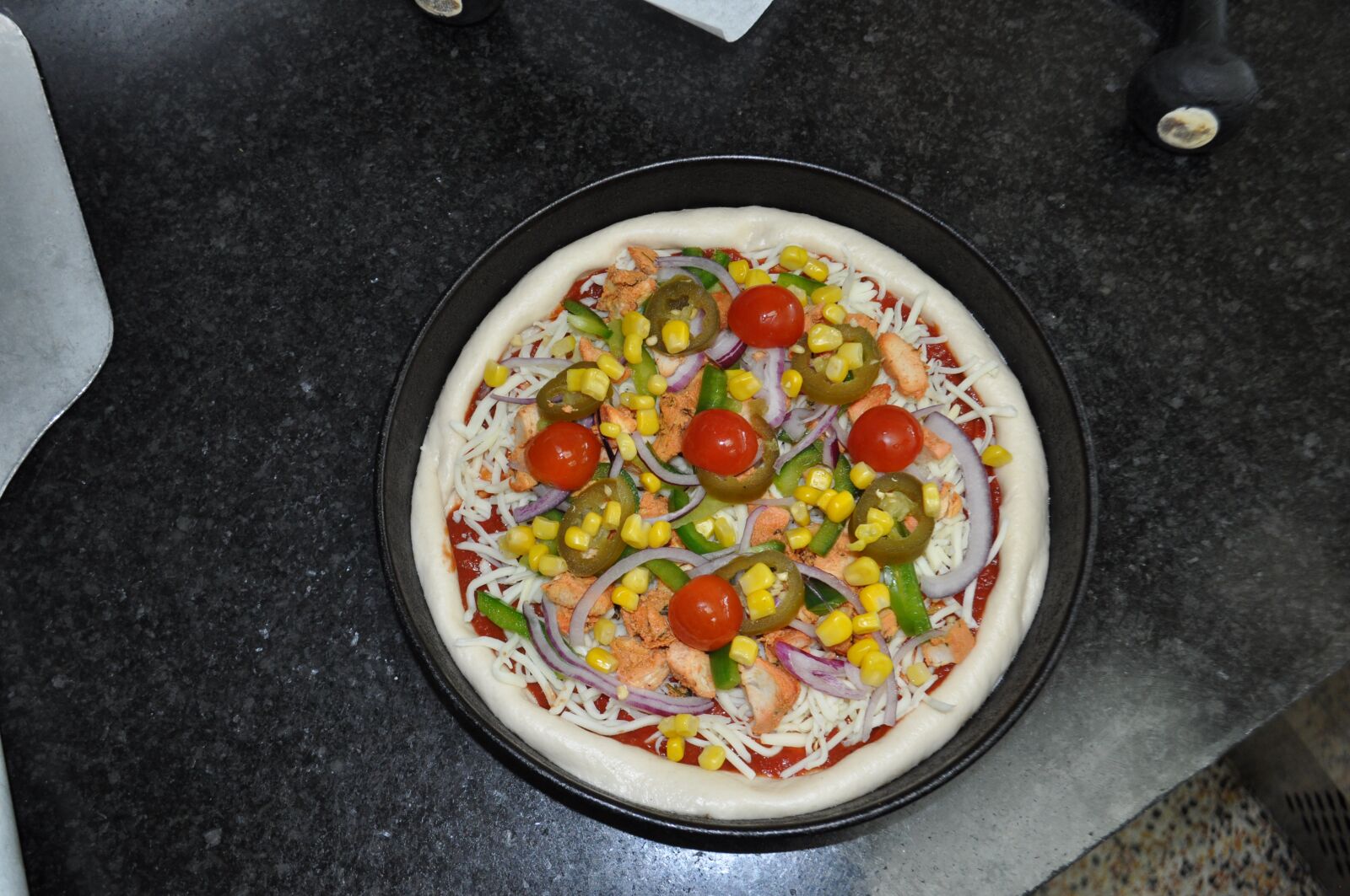 Nikon D5000 sample photo. Pizza, uncooked pizza, uncooked photography