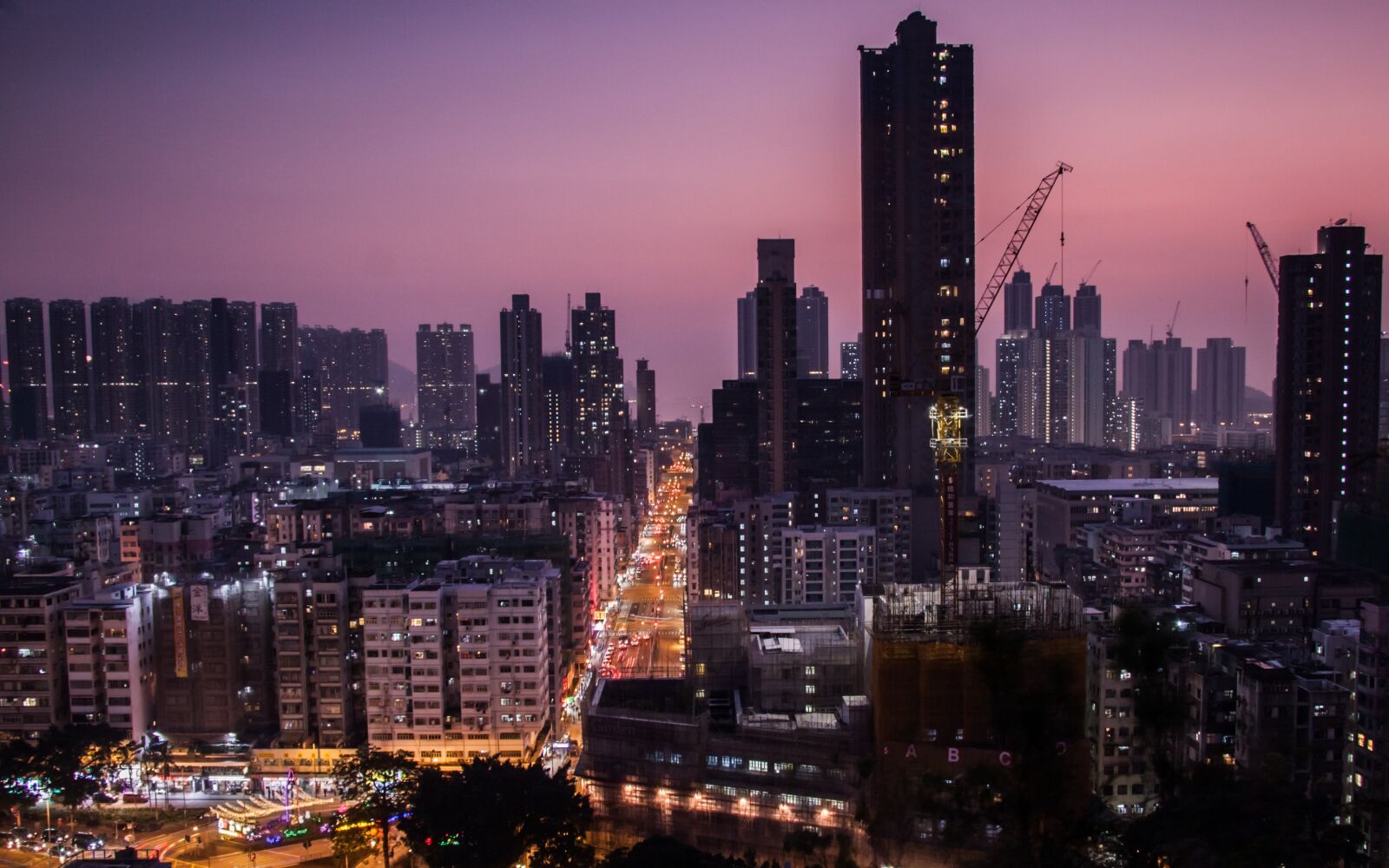 Canon EF-S 17-85mm F4-5.6 IS USM sample photo. Hong kong, dusk, city photography