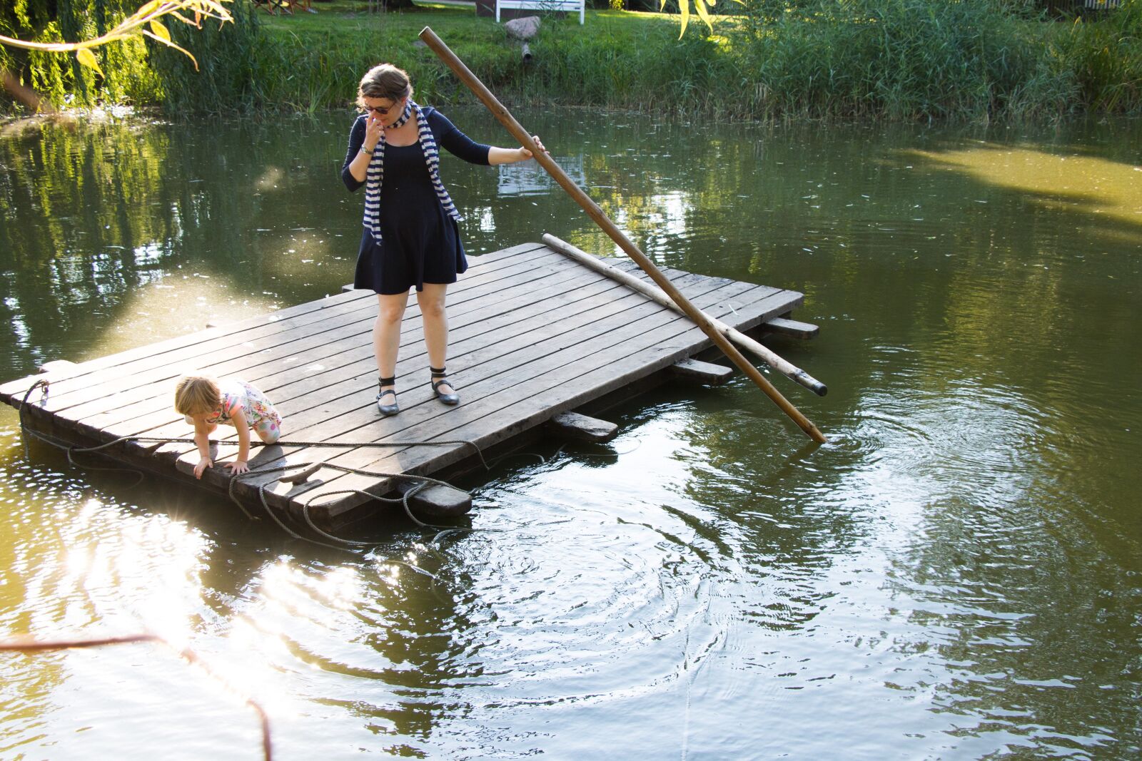 Canon EOS 760D (EOS Rebel T6s / EOS 8000D) sample photo. Mama daughter, raft, play photography
