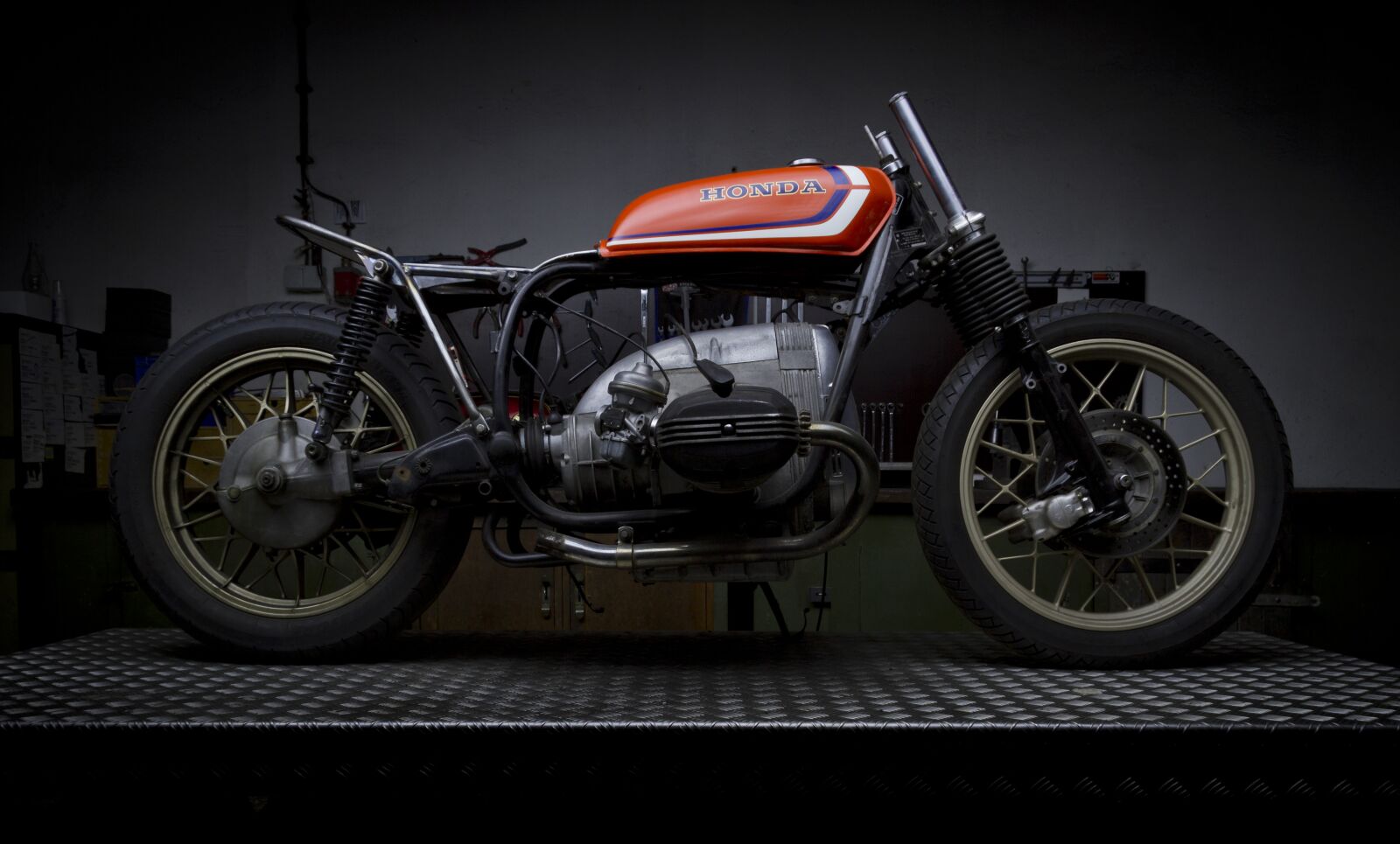 Canon EF-S 17-85mm F4-5.6 IS USM sample photo. Motorcycle, caf racer, cafe photography