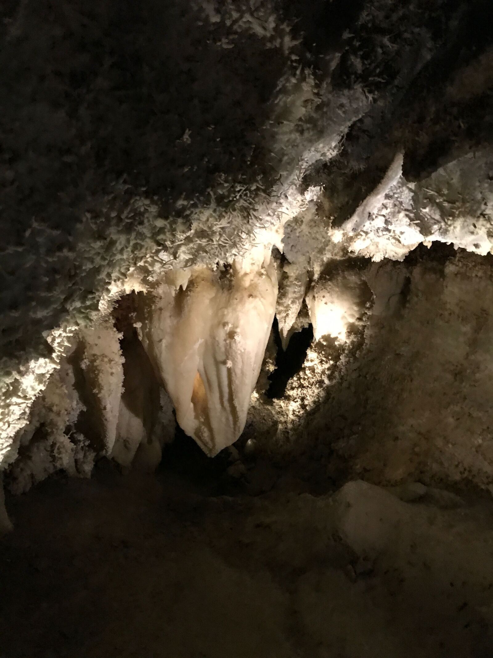 iPhone 7 Plus back dual camera 3.99mm f/1.8 sample photo. Cave, heart, of, timpanogos photography