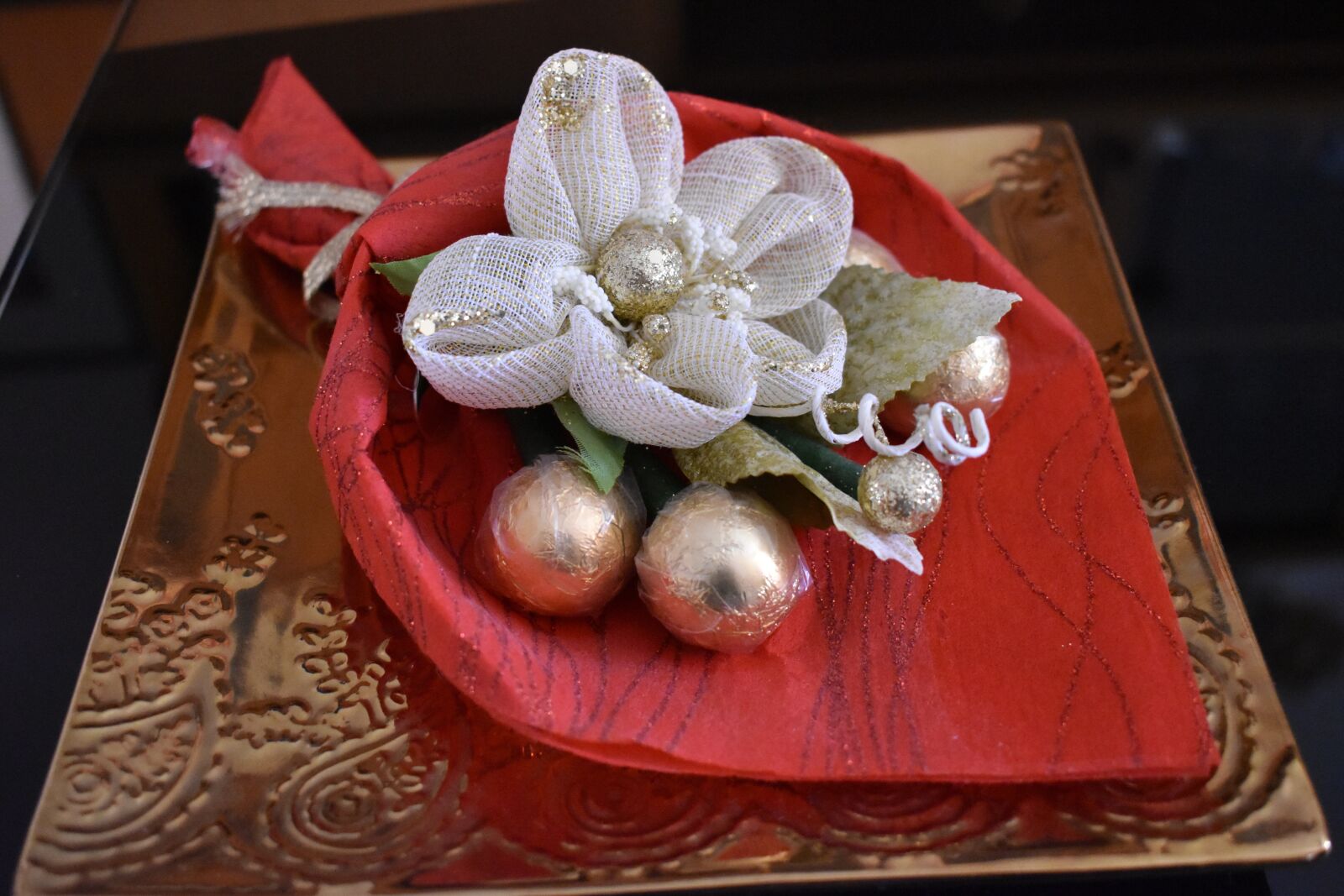 Nikon D5600 sample photo. Christmas, bouquet, flower photography