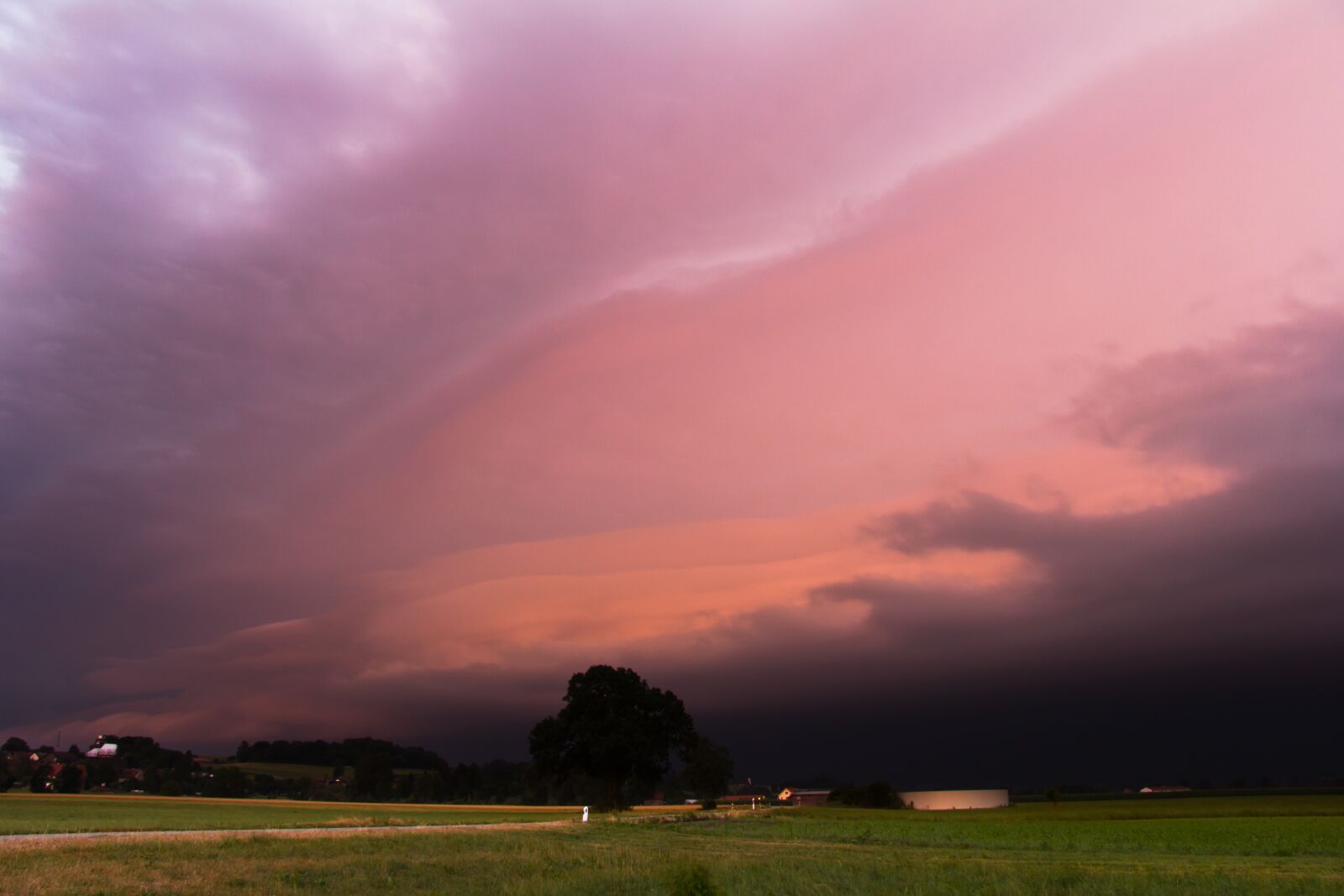 Canon EF-S 17-85mm F4-5.6 IS USM sample photo. Storm, thunderstorm, shelf cloud photography