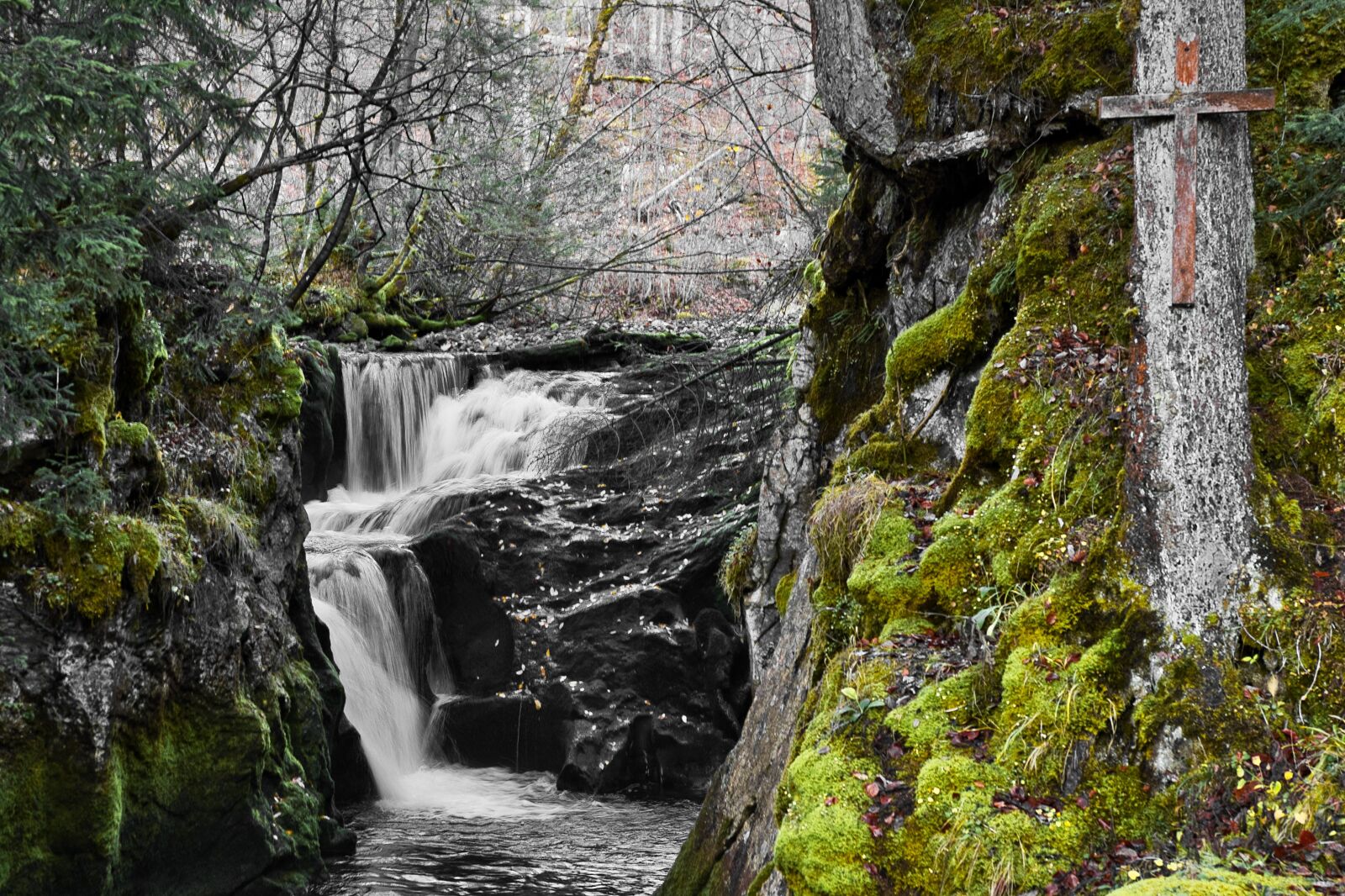 Canon 18-35mm F1.8 DC HSM | Art 013 sample photo. Waterfall, bach, water photography