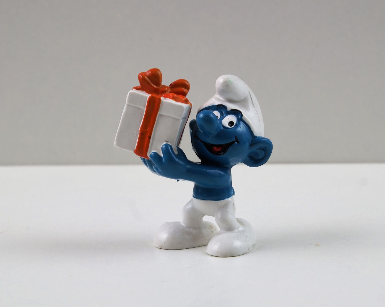 Sony DT 18-70mm F3.5-5.6 sample photo. Smurf, smurfs, gift smurf photography
