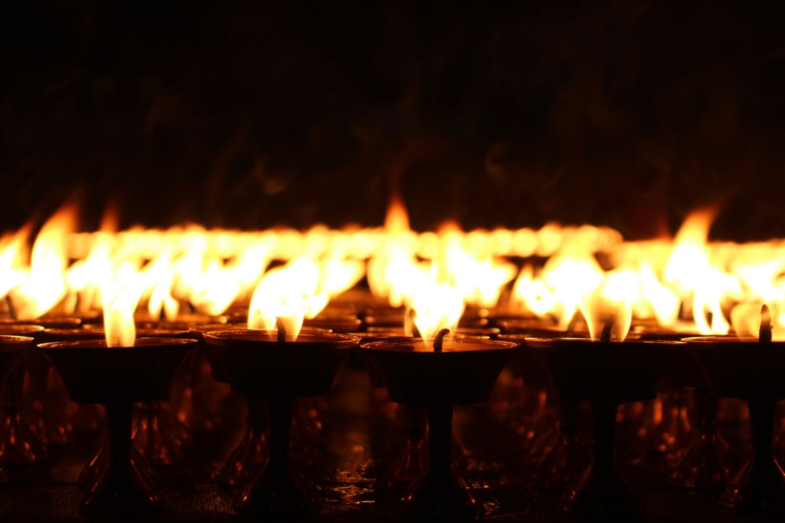 Canon EOS 700D (EOS Rebel T5i / EOS Kiss X7i) sample photo. Buddhism, butter, candles, candlelight photography