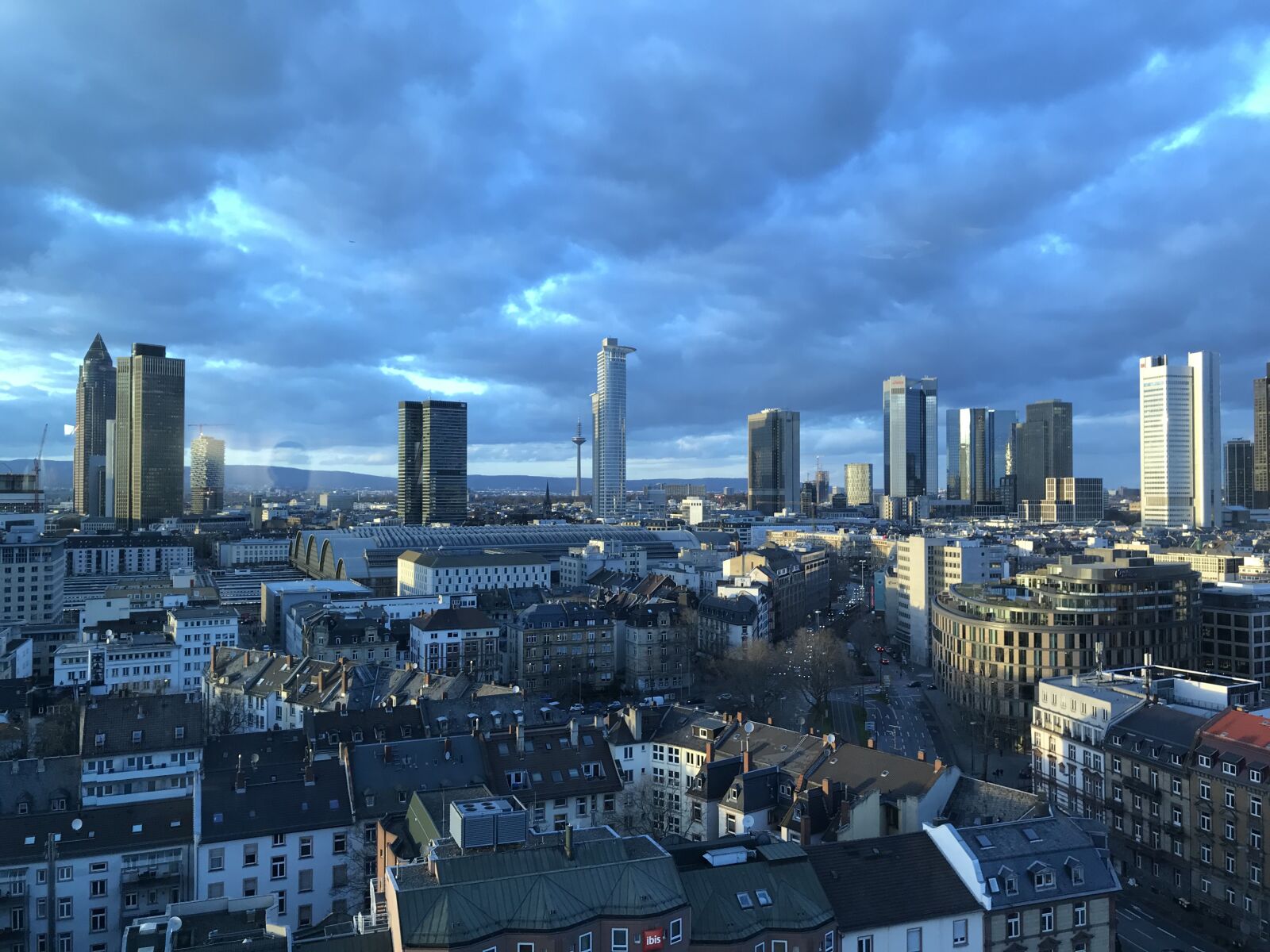 iPhone 7 back camera 3.99mm f/1.8 sample photo. City, frankfurt, skyline photography