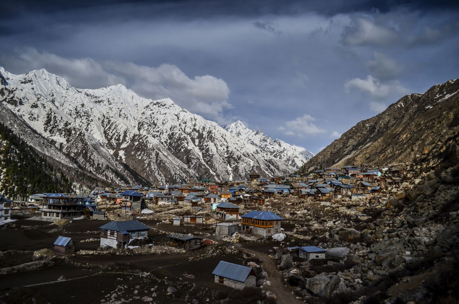 Nikon D5100 sample photo. Winter, village, snow photography