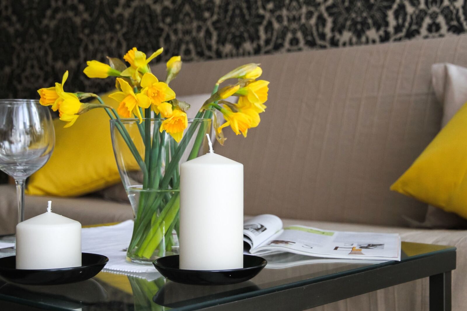 Canon EOS 7D sample photo. Flower, vase, plant, table photography