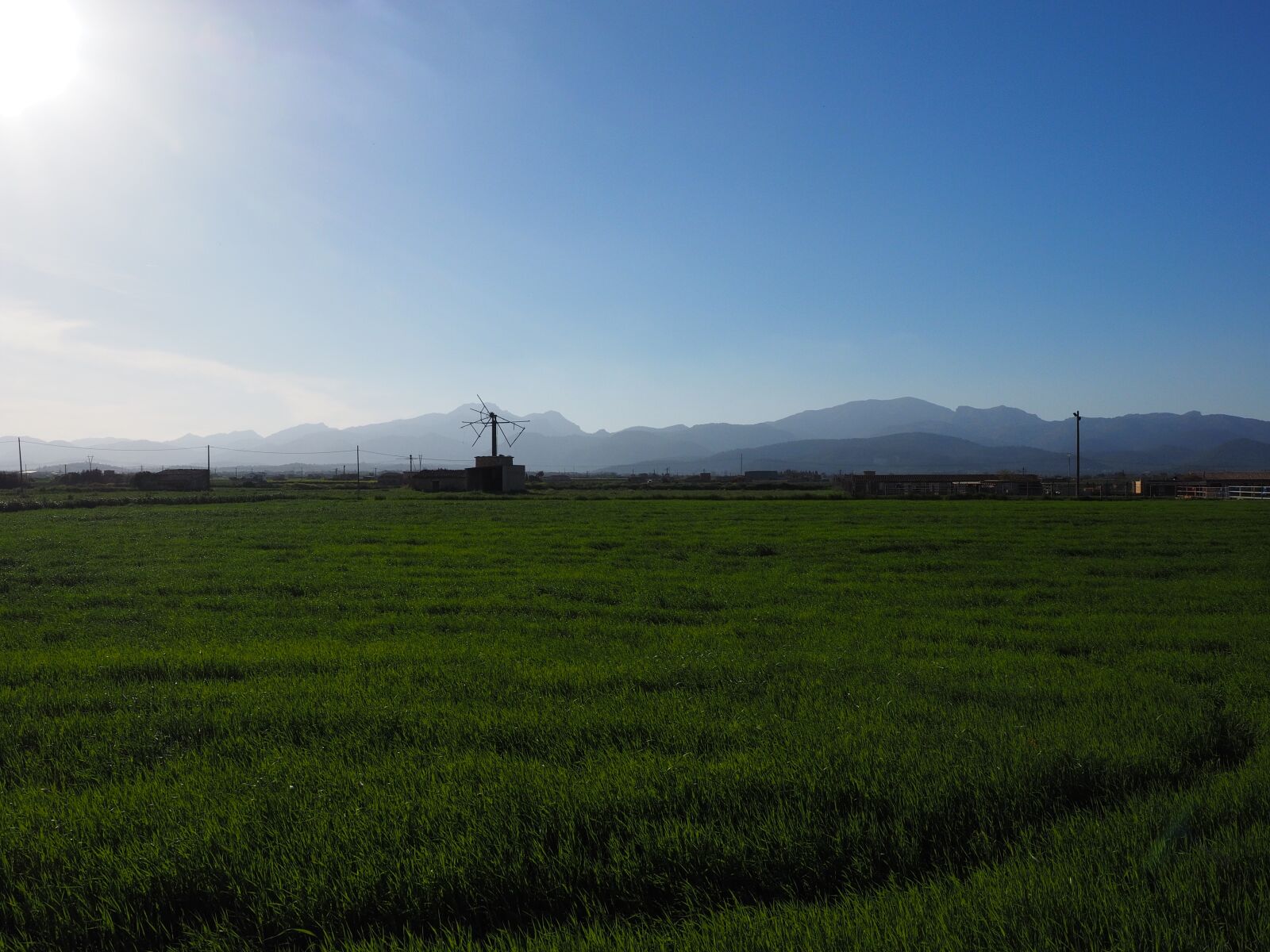 Olympus OM-D E-M1 + Olympus M.Zuiko Digital ED 12-40mm F2.8 Pro sample photo. Windmill, old, lapsed photography