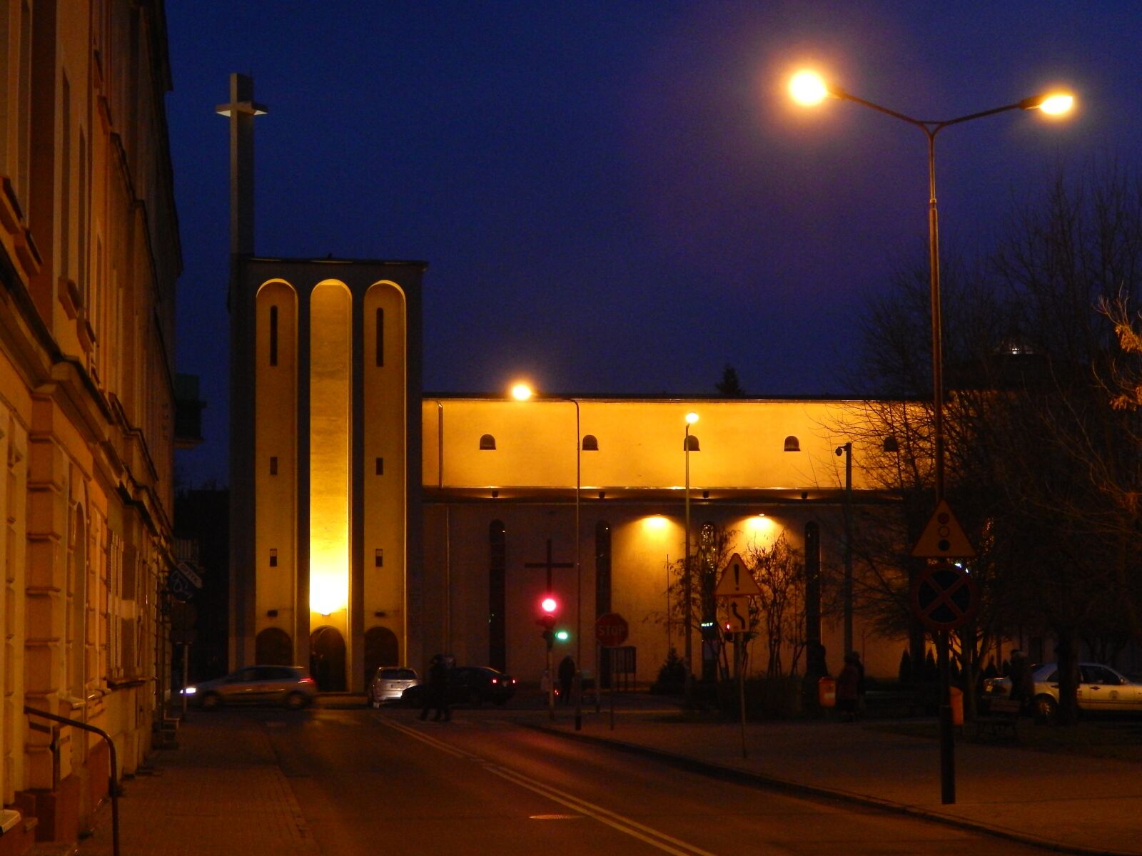 Nikon Coolpix L820 sample photo. Church, white church, street photography
