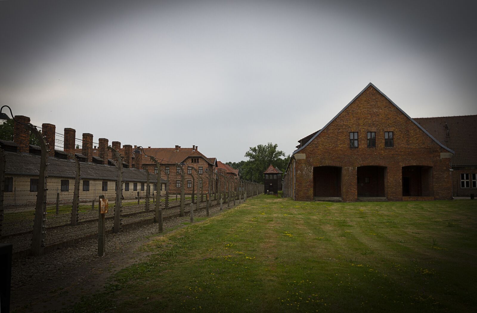 Canon EOS 7D + Canon EF-S 15-85mm F3.5-5.6 IS USM sample photo. Unesco, camp, auschwitz photography