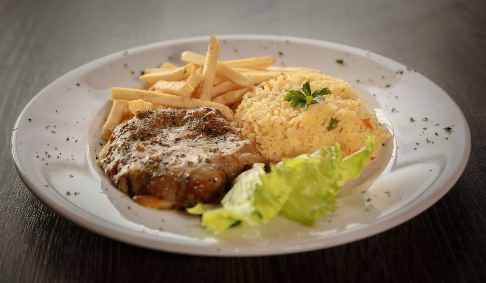 Canon EF 24-105mm F4L IS USM sample photo. Meal, sauce, restaurant photography