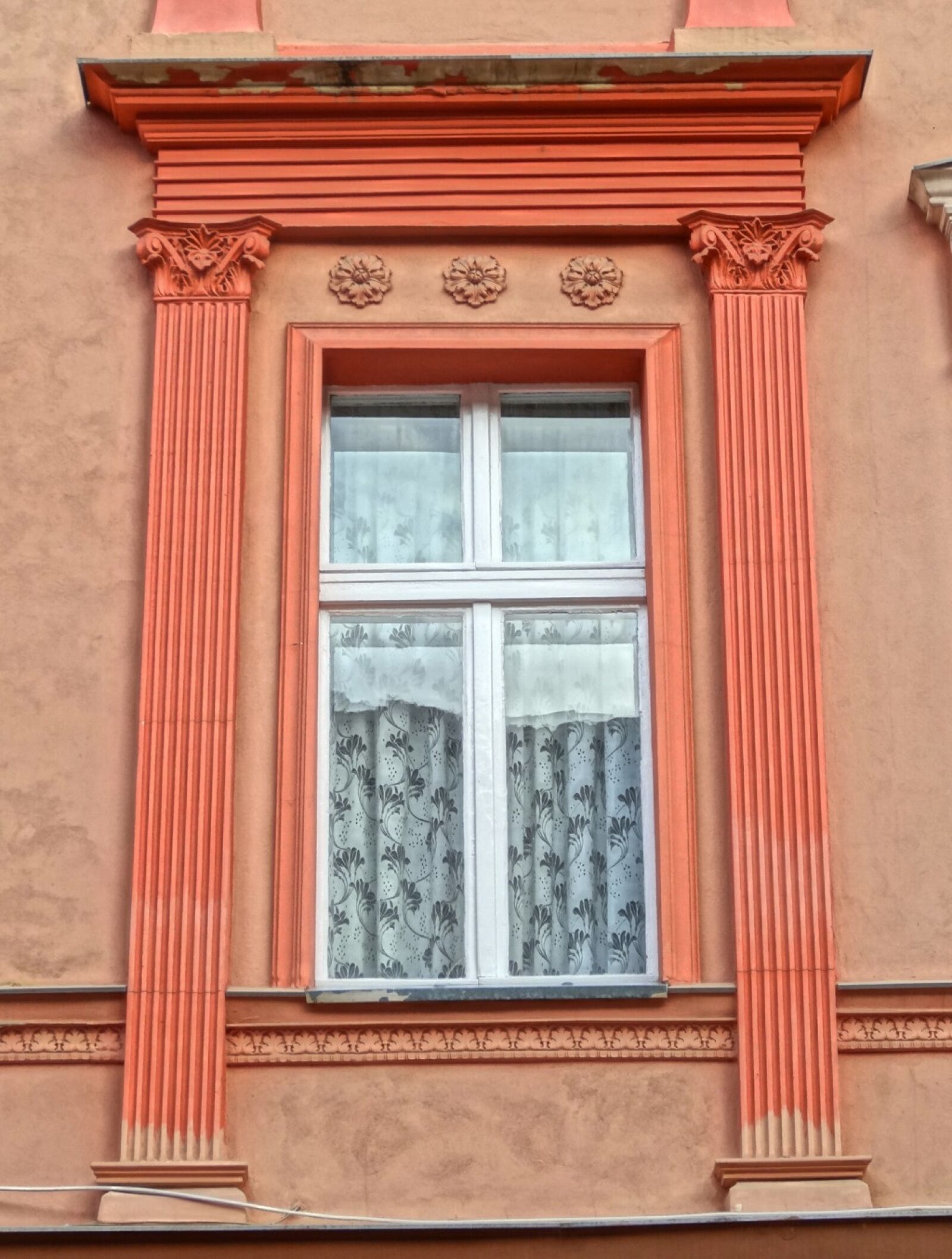 Sony Cyber-shot DSC-HX20V sample photo. Bydgoszcz, pilasters, architecture photography