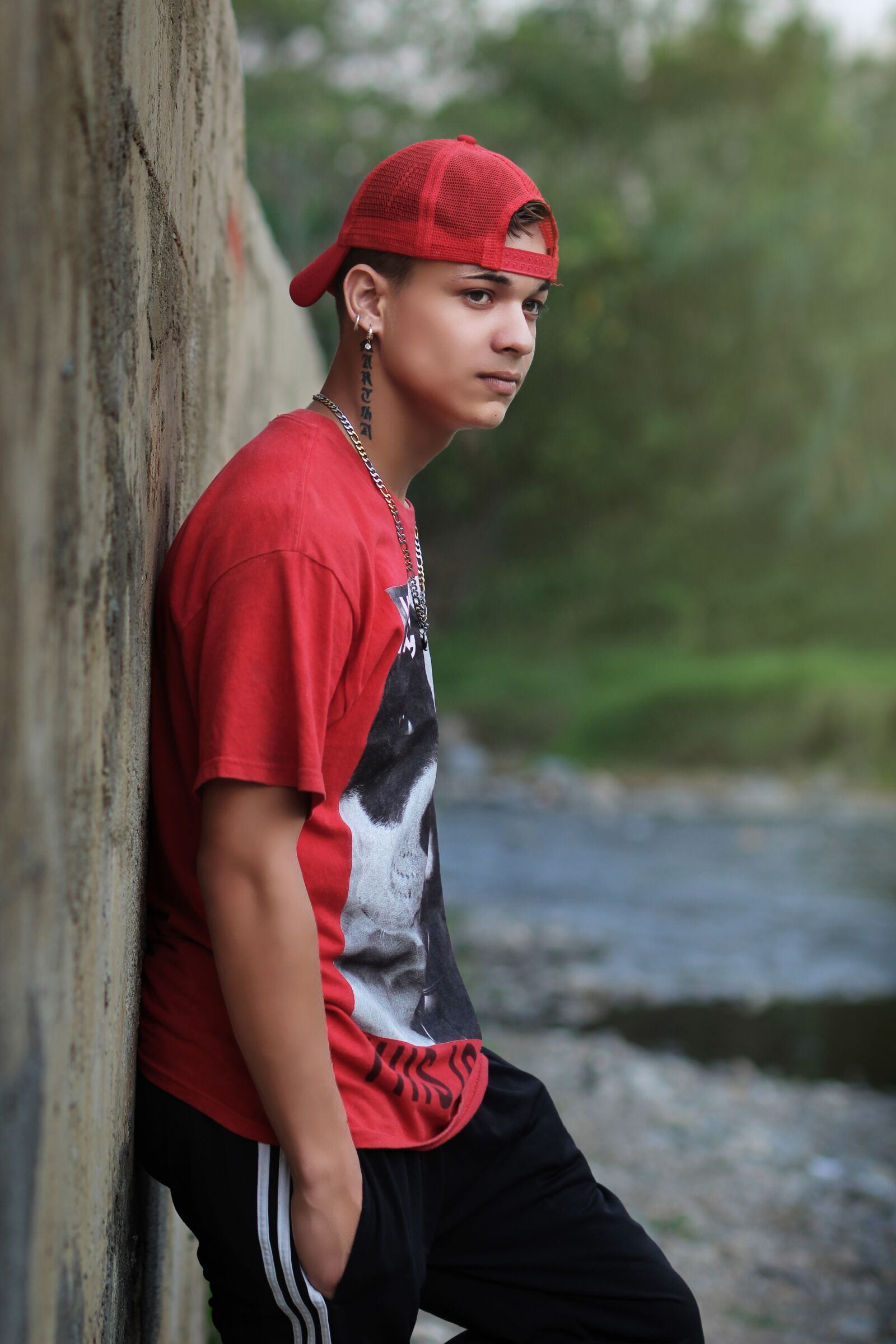 Canon YN85mm f/1.8 DCM sample photo. Man, portrait, person photography
