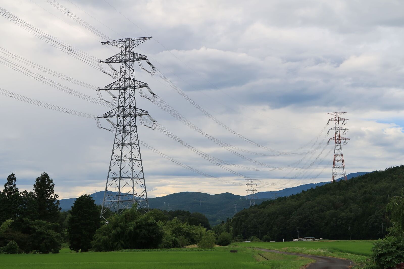 Canon PowerShot G7 X Mark II sample photo. Tower, power line, japan photography