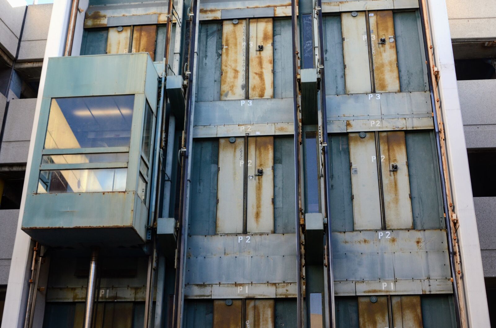 Nikon D7000 sample photo. Elevator, urban decay, apocalypse photography