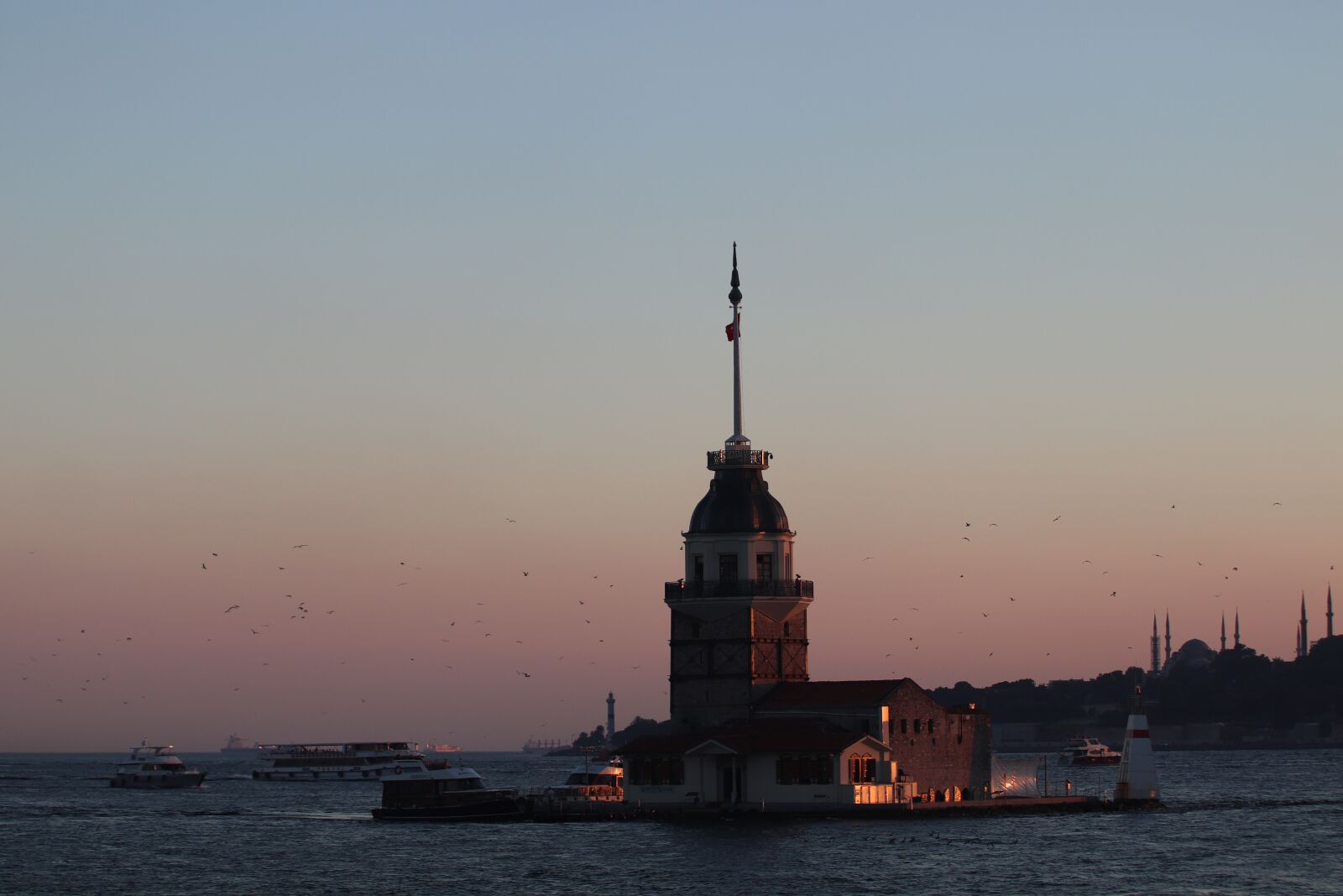Canon EOS 200D (EOS Rebel SL2 / EOS Kiss X9) sample photo. Maiden's tower, leander's tower photography
