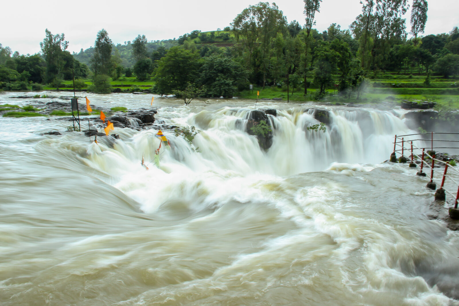 Canon EF-S 18-135mm F3.5-5.6 IS sample photo. Nature, rain, river, waterfall photography