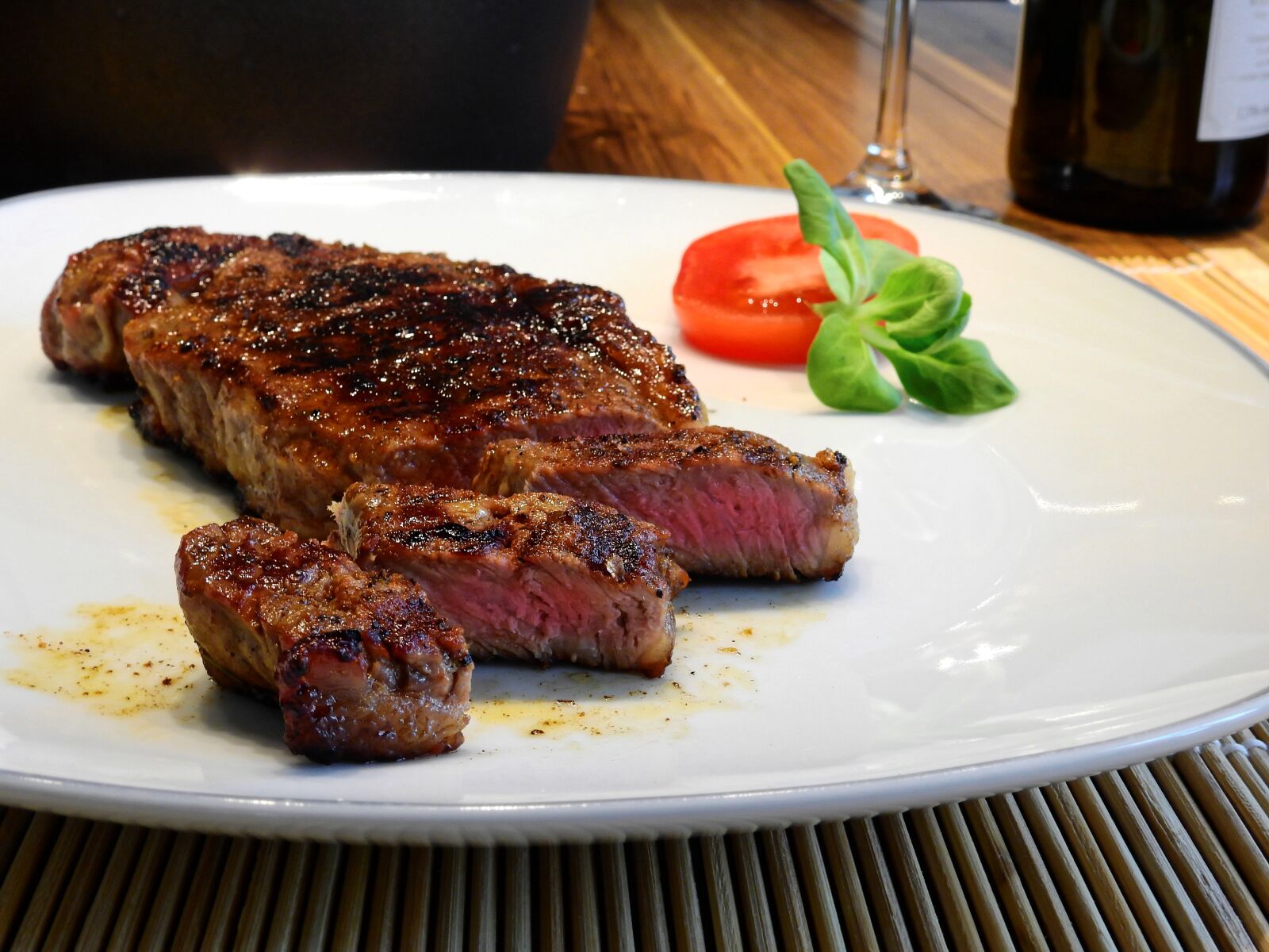 Nikon Coolpix P900 sample photo. Steak, meat, beef photography