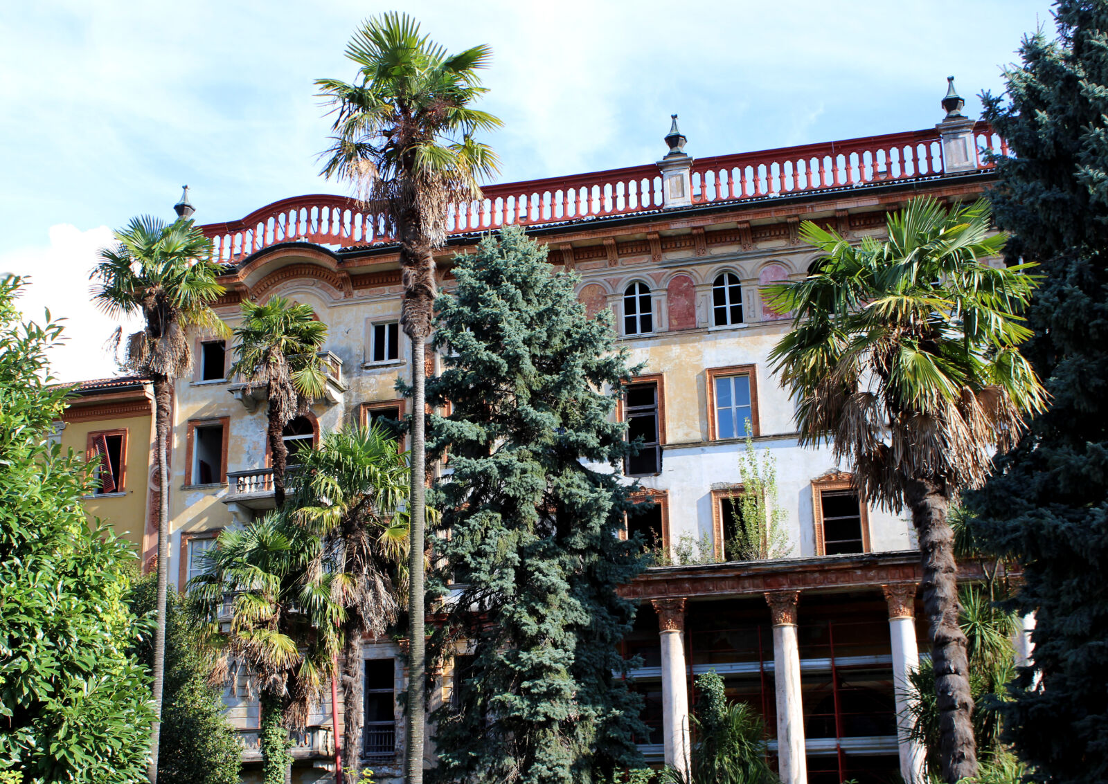 Canon EOS 600D (Rebel EOS T3i / EOS Kiss X5) sample photo. Amazing, antic, balcony, beautiful photography