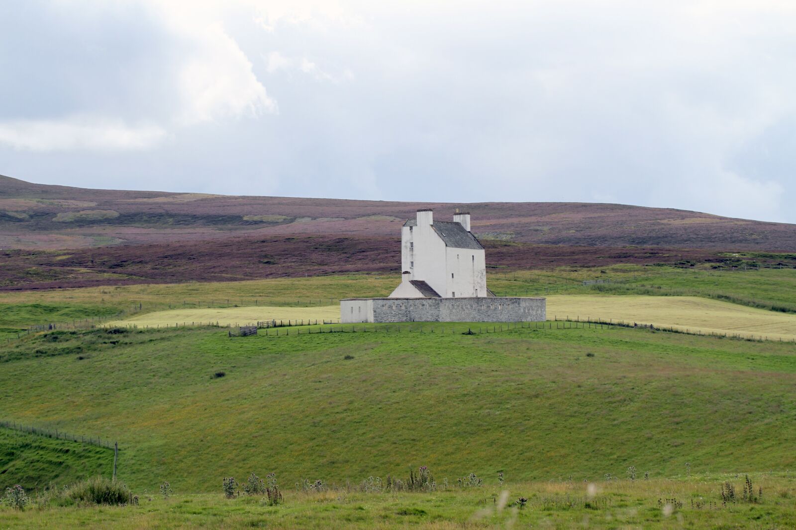 Canon EF 100-400mm F4.5-5.6L IS USM sample photo. Corgarff castle, castle, highlands photography