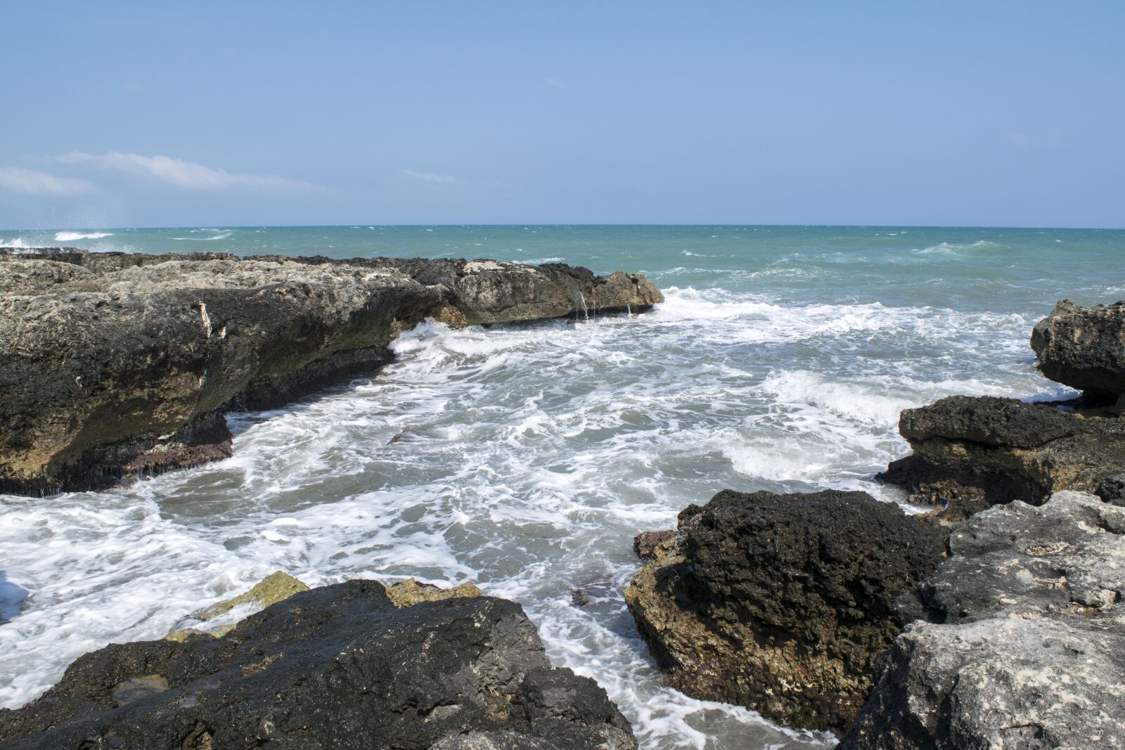 Nikon D5300 sample photo. Sea, rocks, cliffs photography
